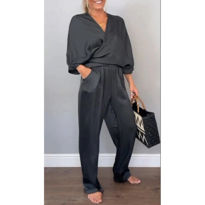 Julia™ - Elegant Topp och Byxset med V-Hals
