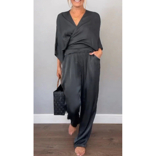 Julia™ - Elegant Topp och Byxset med V-Hals